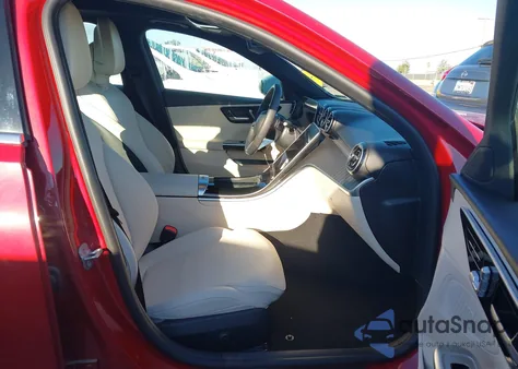 2024 Mercedes-Benz C 300 z USA, uszkodzony, nr VIN W1KAF4HB2RR236003